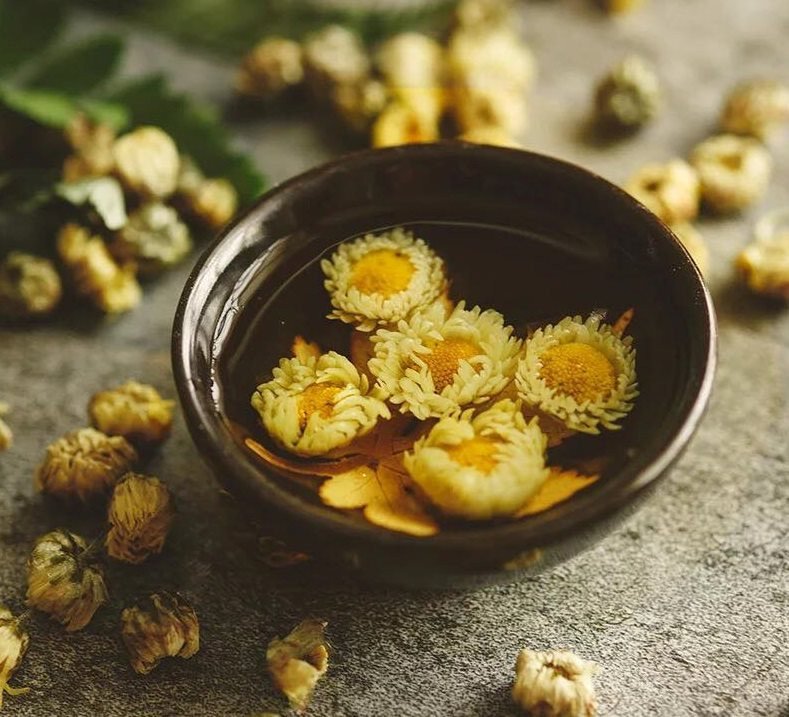 10 Loại Trà Mát Gan Trị Mụn Hiệu Quả Từ Thảo Dược Thiên Nhiên Hoa cúc - Top 10 Loại Trà Mát Gan Trị Mụn Hiệu Quả Từ Thảo Dược Thiên Nhiên